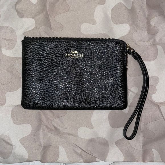 Coach Handbags - Coach Black Pebble Leather Wristlet